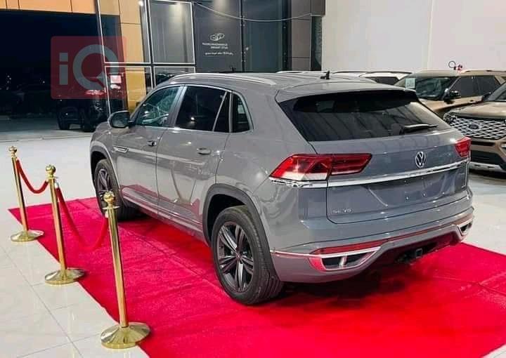 ڤۆڵکسواگن ئەتڵەس کرۆس سپۆرت